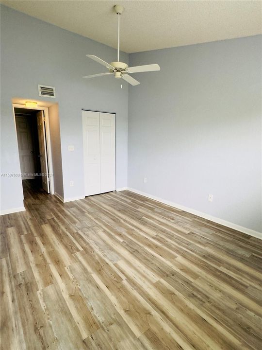 Active With Contract: $1,804 (1 beds, 1 baths, 804 Square Feet)