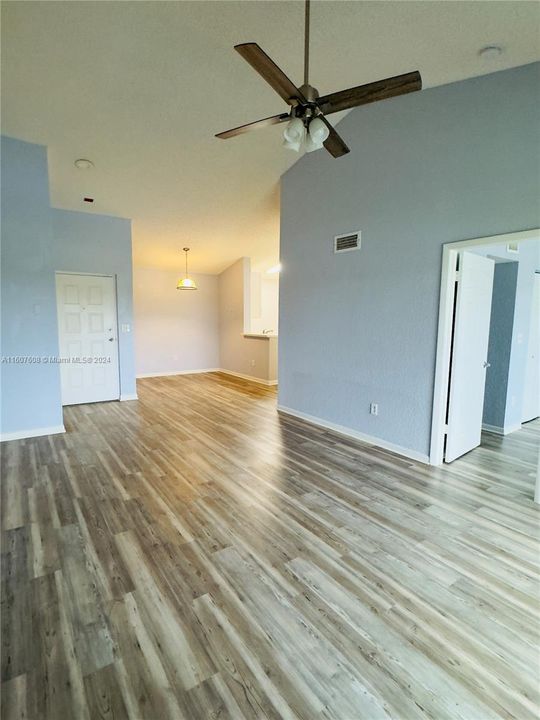 Active With Contract: $1,804 (1 beds, 1 baths, 804 Square Feet)