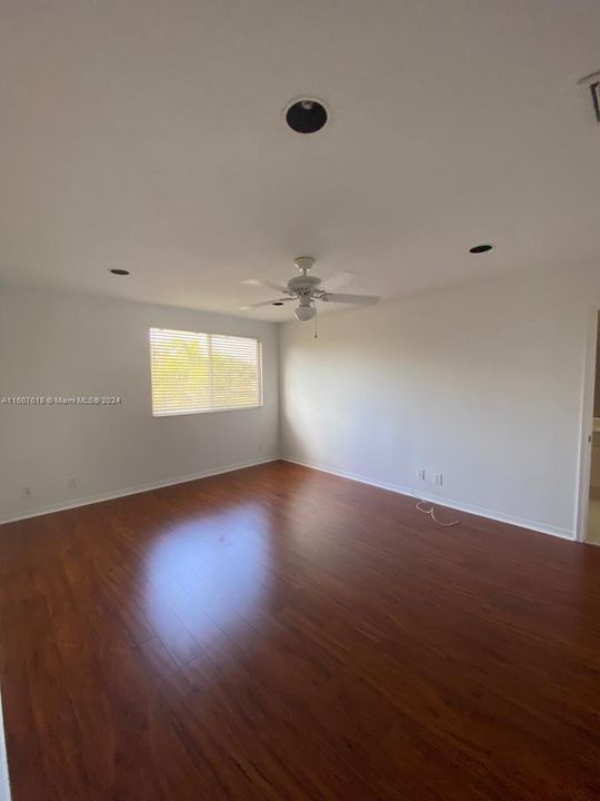 For Rent: $5,000 (4 beds, 2 baths, 1776 Square Feet)