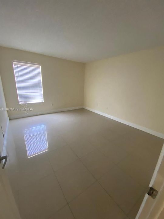 For Rent: $2,295 (2 beds, 2 baths, 890 Square Feet)