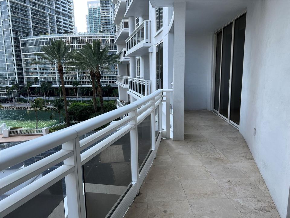 For Sale: $609,999 (1 beds, 1 baths, 1031 Square Feet)