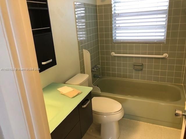 Active With Contract: $105,000 (1 beds, 1 baths, 670 Square Feet)