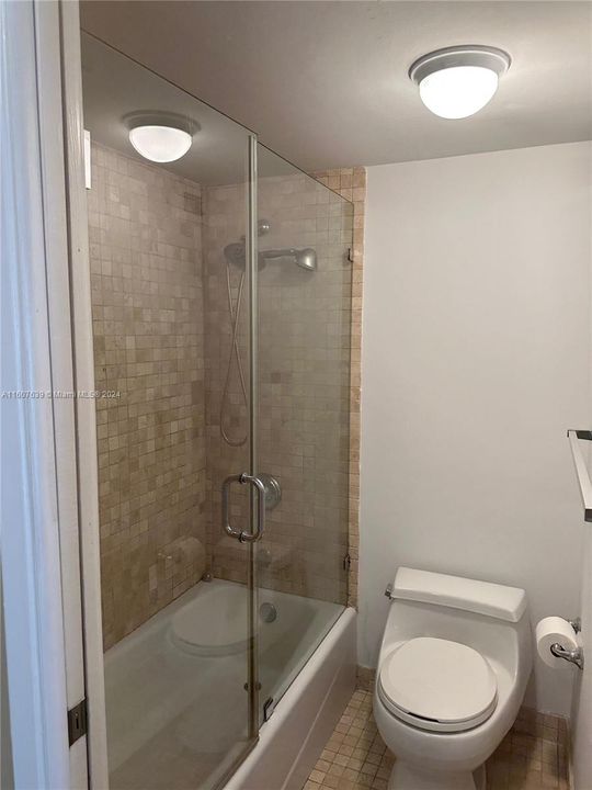 For Rent: $3,300 (1 beds, 1 baths, 1056 Square Feet)