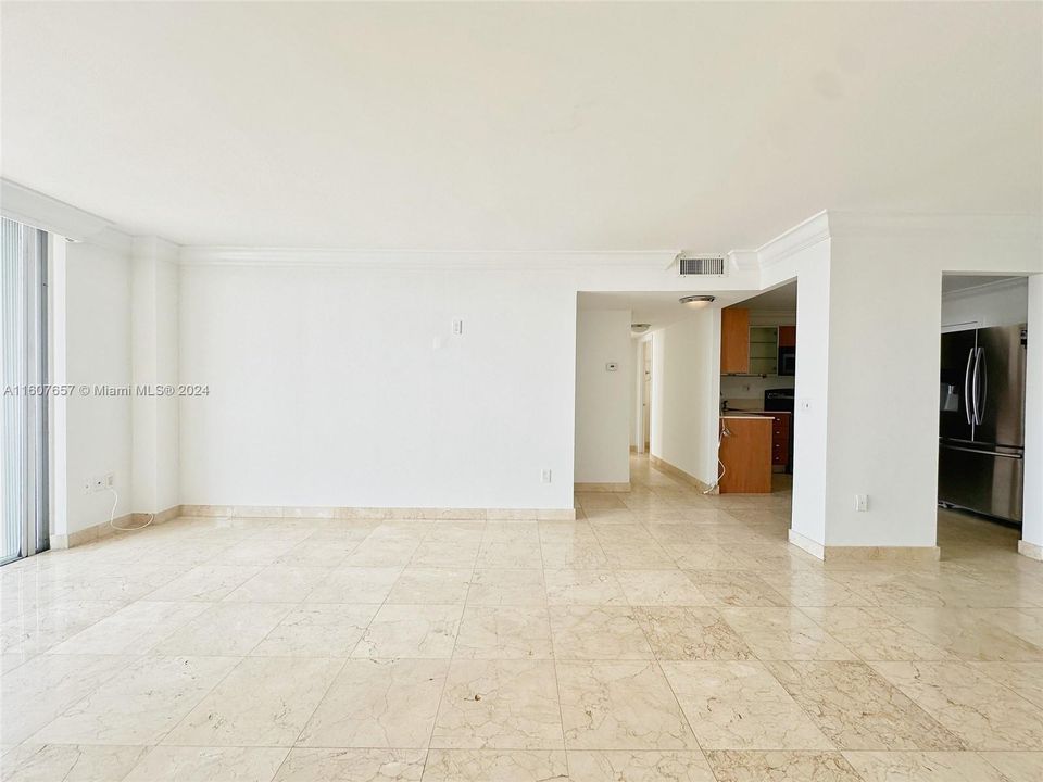 For Rent: $2,750 (2 beds, 2 baths, 1058 Square Feet)