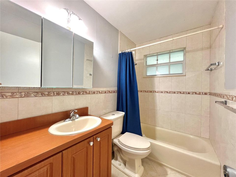 For Rent: $4,250 (2 beds, 2 baths, 1413 Square Feet)