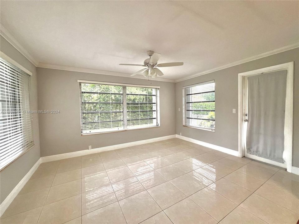 For Rent: $4,250 (2 beds, 2 baths, 1413 Square Feet)