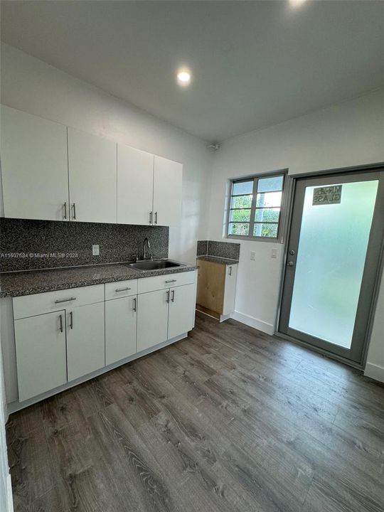 Recently Rented: $2,100 (1 beds, 1 baths, 5852 Square Feet)