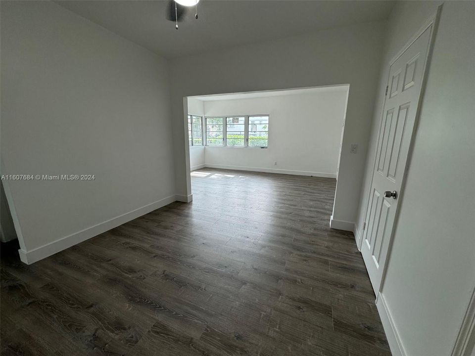 Recently Rented: $2,100 (1 beds, 1 baths, 5852 Square Feet)