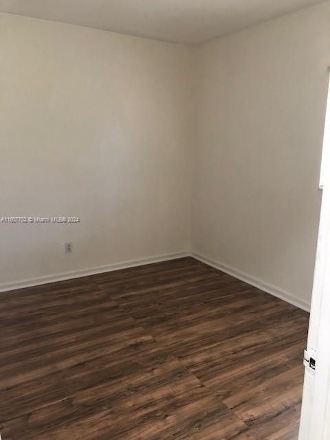 For Rent: $2,800 (4 beds, 2 baths, 1220 Square Feet)