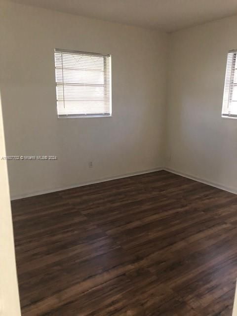 For Rent: $2,800 (4 beds, 2 baths, 1220 Square Feet)