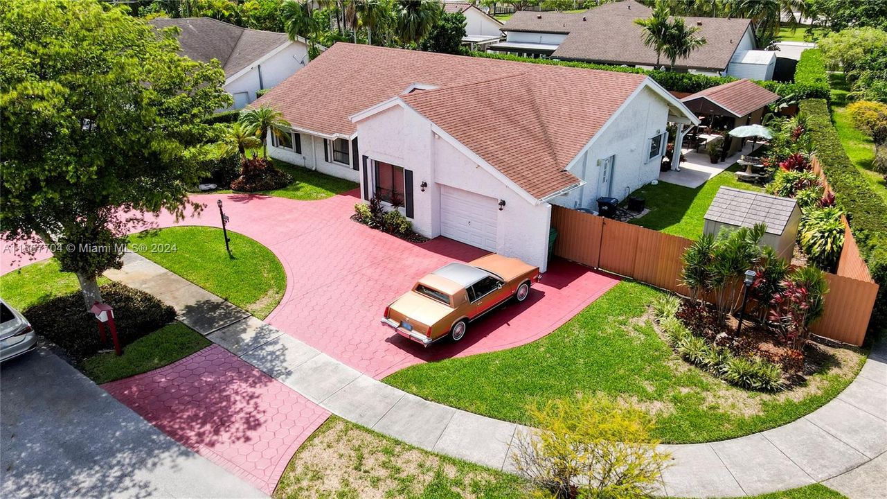 Active With Contract: $775,000 (4 beds, 2 baths, 1749 Square Feet)