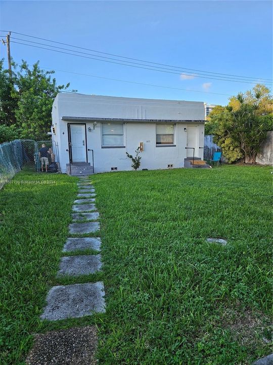 Recently Rented: $1,300 (0 beds, 1 baths, 400 Square Feet)