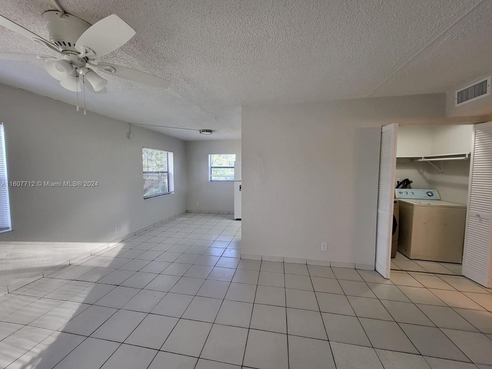 Recently Rented: $2,500 (3 beds, 2 baths, 1075 Square Feet)