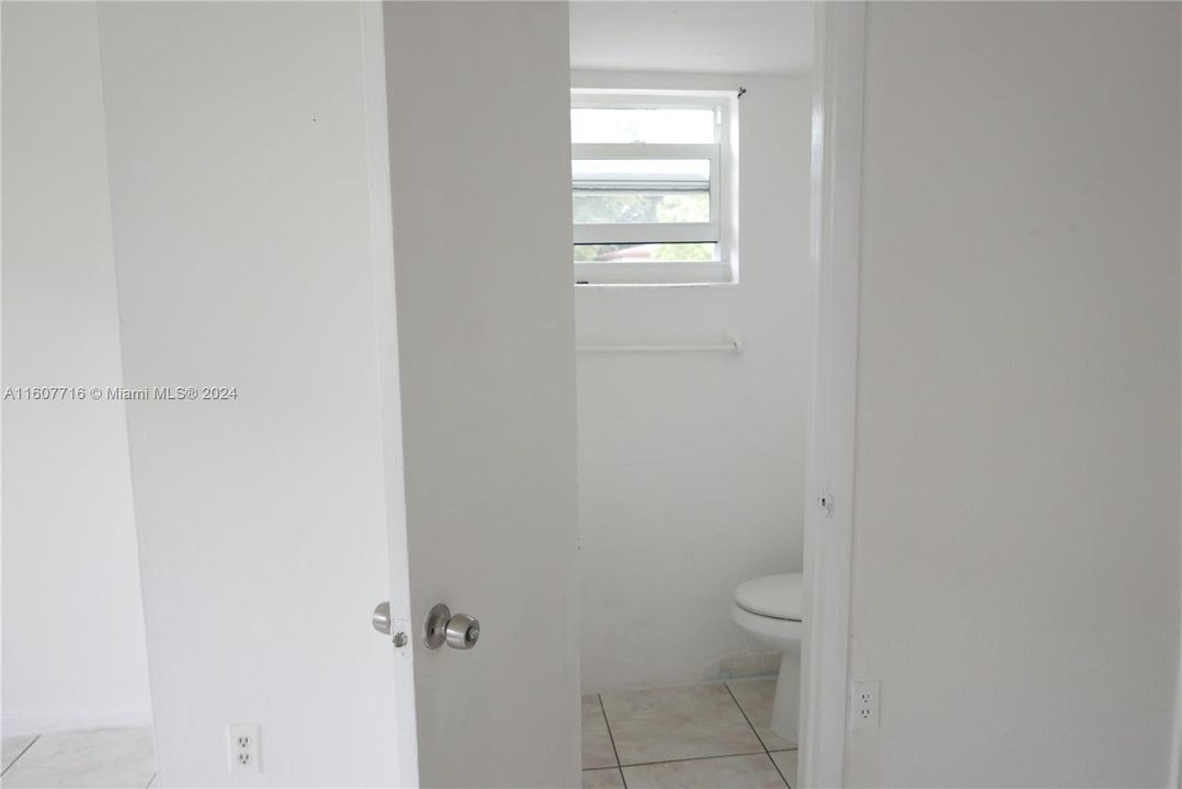 For Sale: $245,500 (2 beds, 1 baths, 1085 Square Feet)