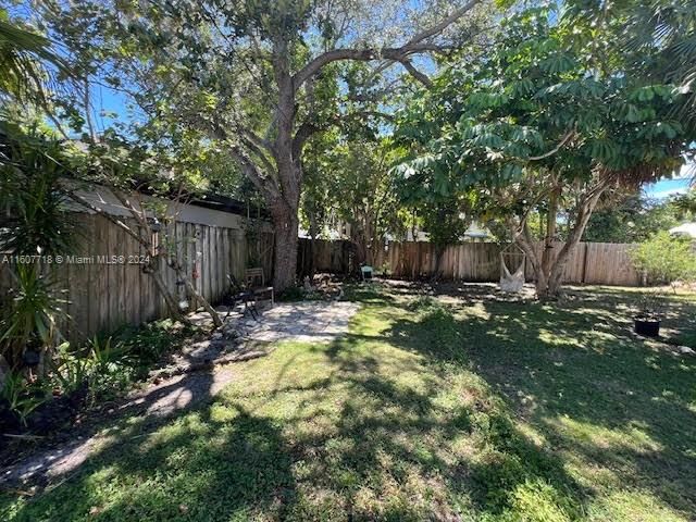 For Sale: $499,999 (3 beds, 2 baths, 1112 Square Feet)