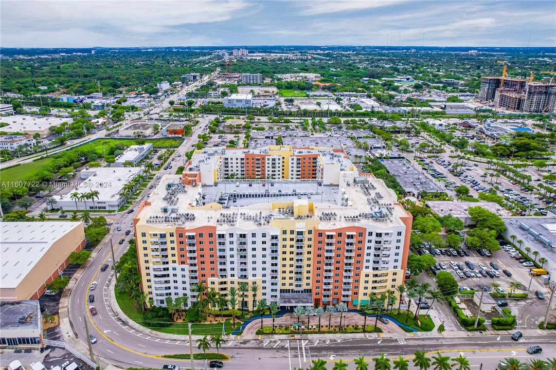 For Sale: $450,000 (2 beds, 2 baths, 1179 Square Feet)