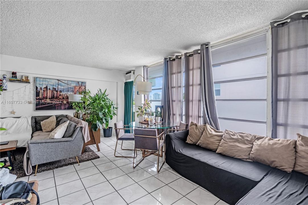 Recently Sold: $269,000 (1 beds, 1 baths, 650 Square Feet)