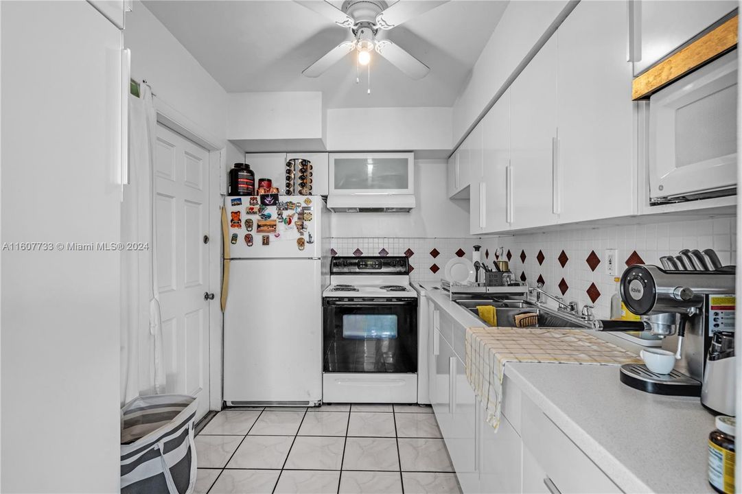 Recently Sold: $269,000 (1 beds, 1 baths, 650 Square Feet)