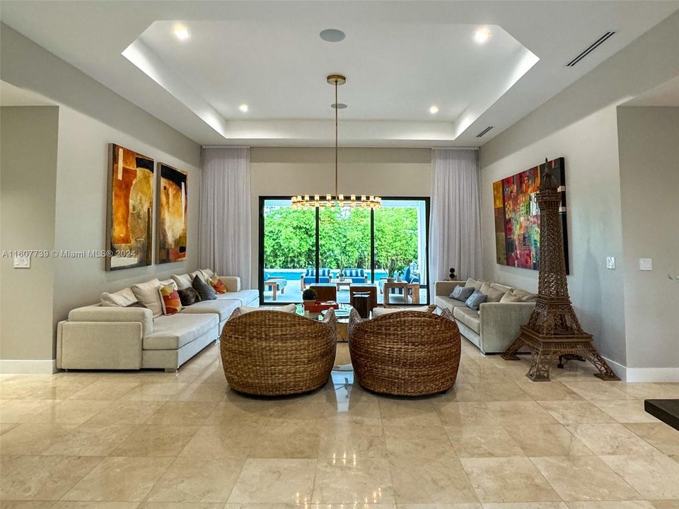 For Sale: $3,650,000 (5 beds, 5 baths, 4585 Square Feet)