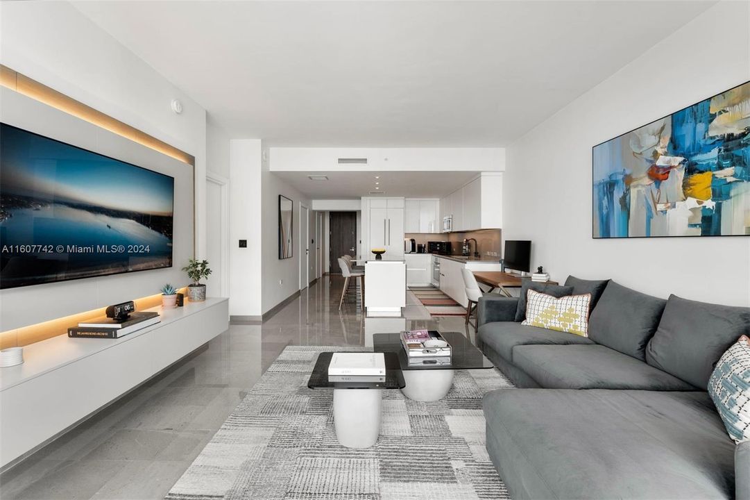 For Sale: $799,500 (1 beds, 1 baths, 879 Square Feet)