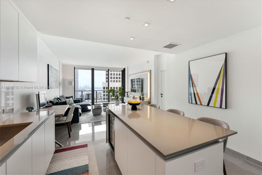 For Sale: $799,500 (1 beds, 1 baths, 879 Square Feet)