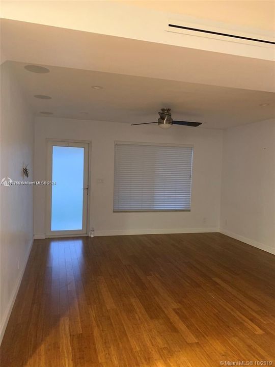 Recently Rented: $2,550 (2 beds, 1 baths, 0 Square Feet)