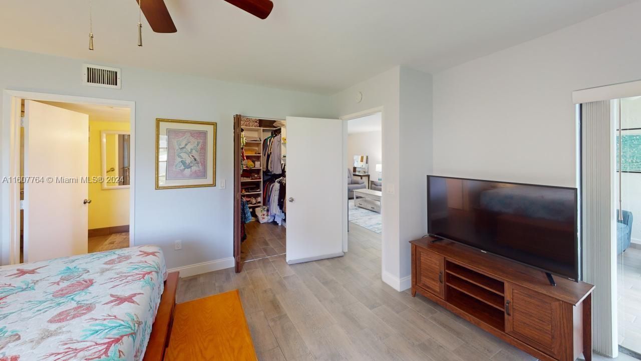 For Sale: $370,000 (2 beds, 2 baths, 1392 Square Feet)
