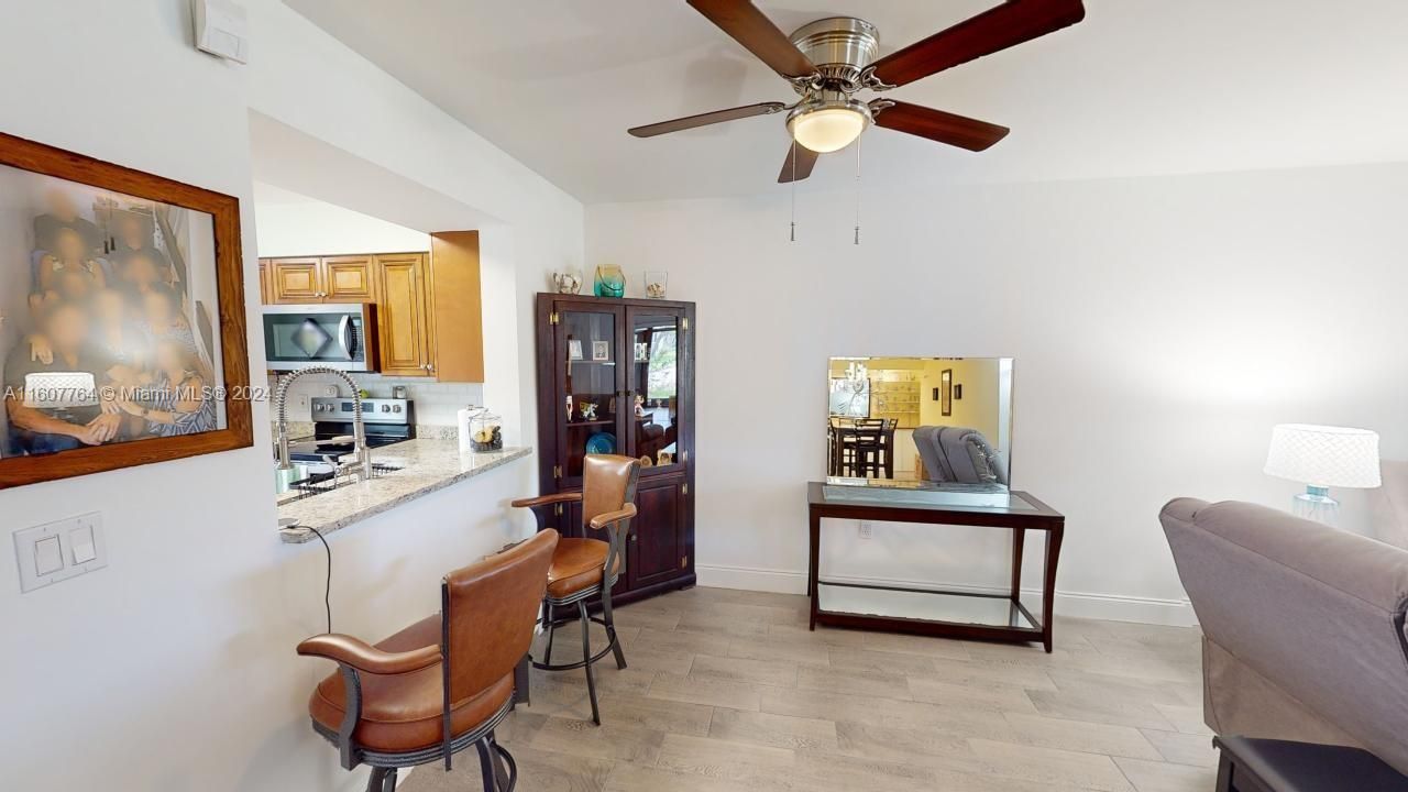 For Sale: $370,000 (2 beds, 2 baths, 1392 Square Feet)