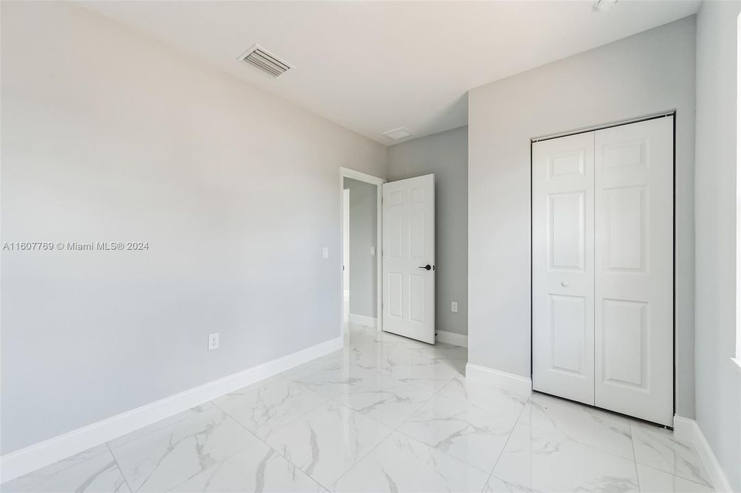 For Sale: $289,900 (3 beds, 2 baths, 1188 Square Feet)