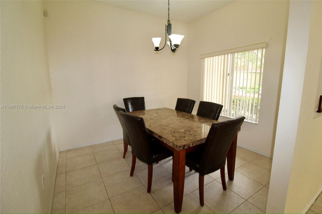 For Rent: $3,000 (3 beds, 2 baths, 1670 Square Feet)