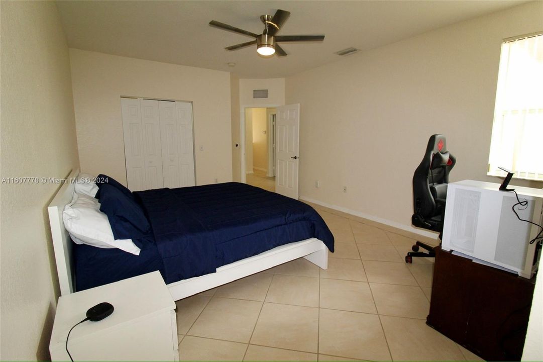 For Rent: $3,000 (3 beds, 2 baths, 1670 Square Feet)