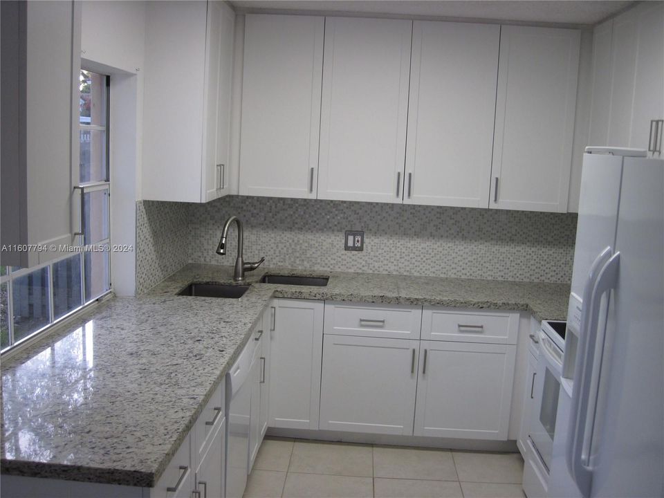 For Rent: $3,200 (3 beds, 2 baths, 1134 Square Feet)