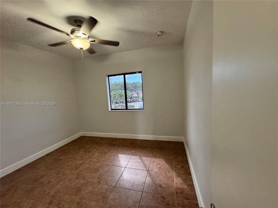 For Rent: $3,800 (3 beds, 2 baths, 1568 Square Feet)