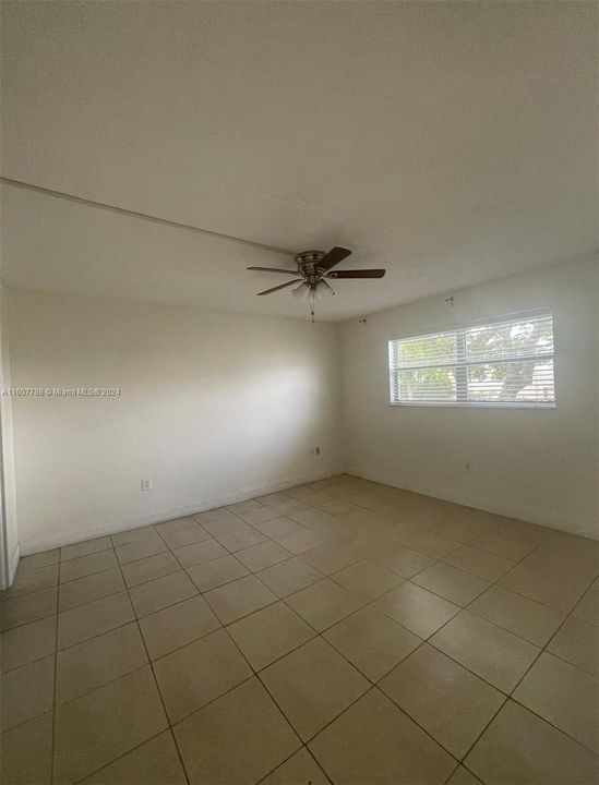 For Sale: $185,000 (2 beds, 2 baths, 850 Square Feet)