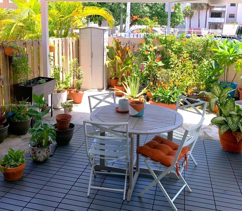 Vendido Recientemente: $450,000 (3 camas, 2 baños, 1626 Pies cuadrados)