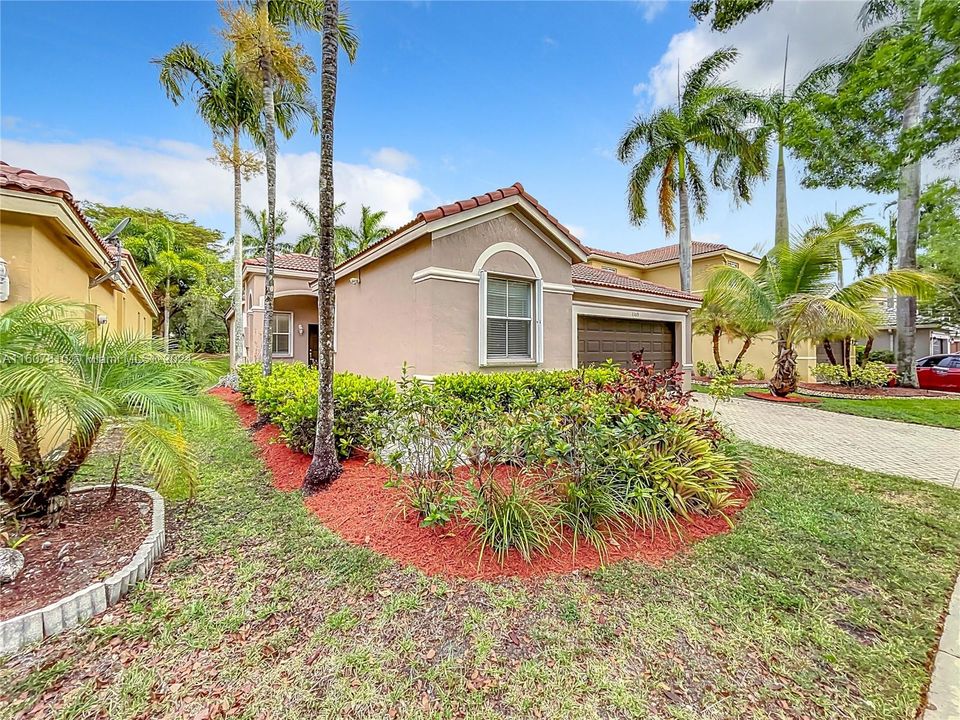 Active With Contract: $740,000 (4 beds, 2 baths, 1859 Square Feet)