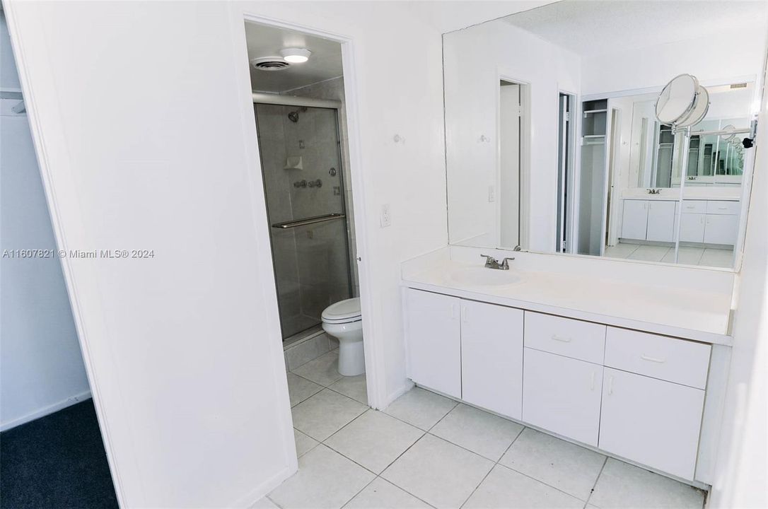 For Sale: $334,999 (2 beds, 2 baths, 1200 Square Feet)