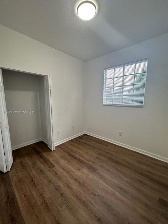 For Rent: $2,100 (3 beds, 2 baths, 1049 Square Feet)