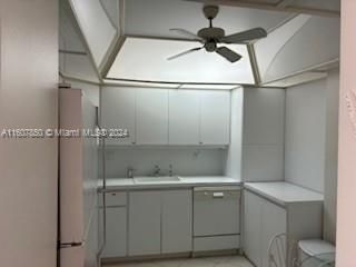 For Rent: $2,690 (2 beds, 2 baths, 1350 Square Feet)
