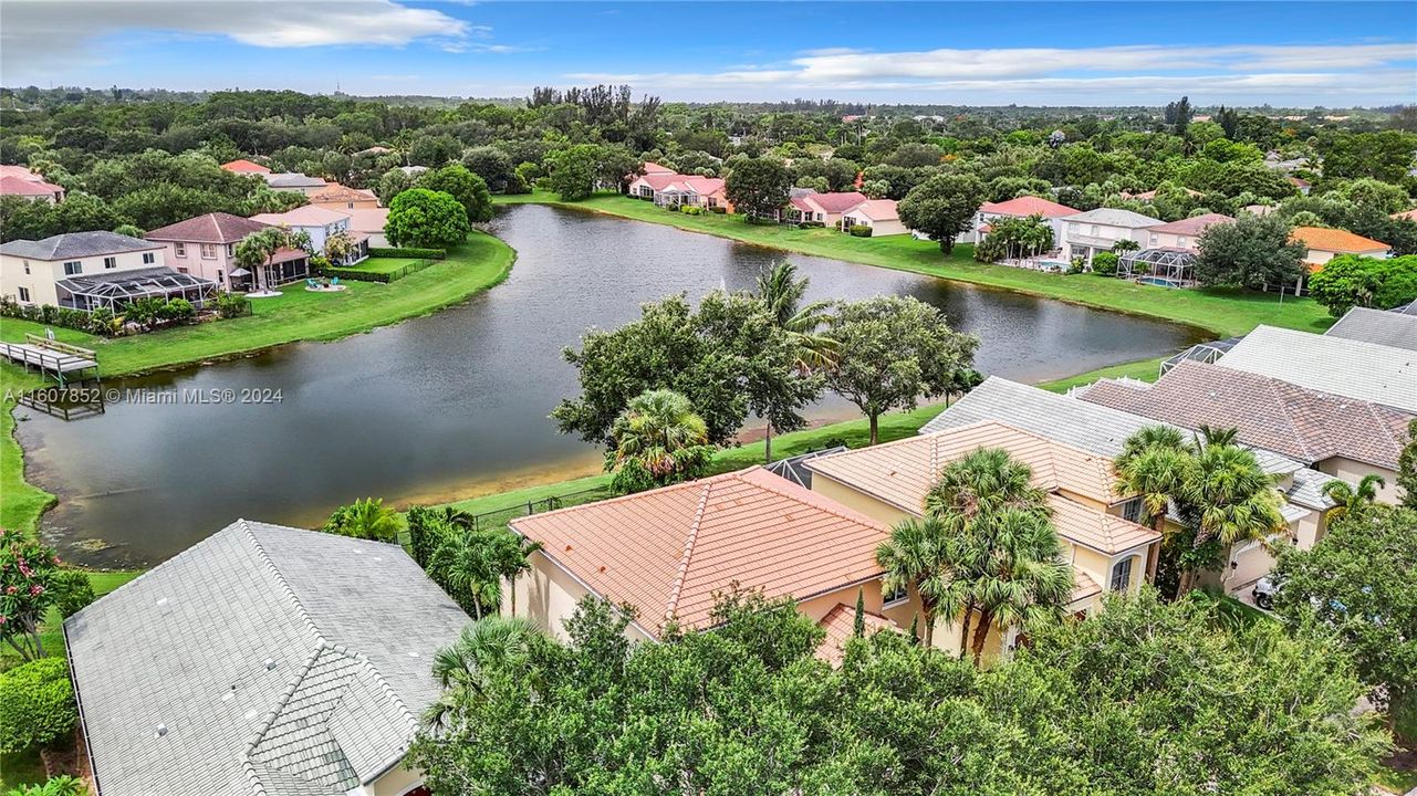 For Sale: $650,000 (4 beds, 2 baths, 2565 Square Feet)