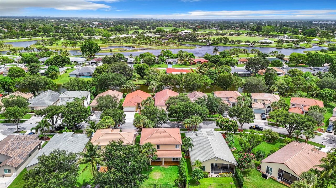 For Sale: $650,000 (4 beds, 2 baths, 2565 Square Feet)