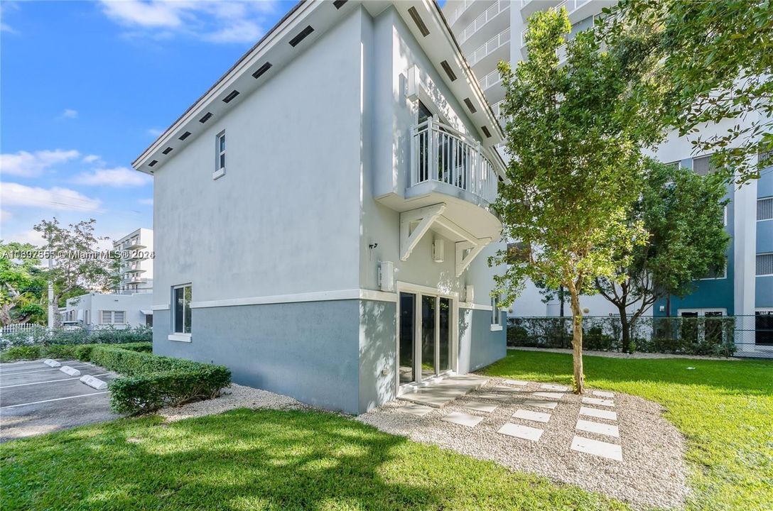 For Sale: $799,000 (3 beds, 2 baths, 1650 Square Feet)