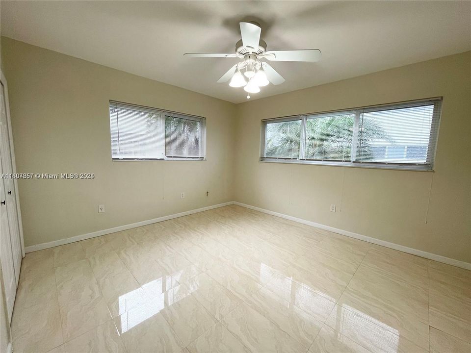 For Rent: $3,000 (2 beds, 2 baths, 1190 Square Feet)