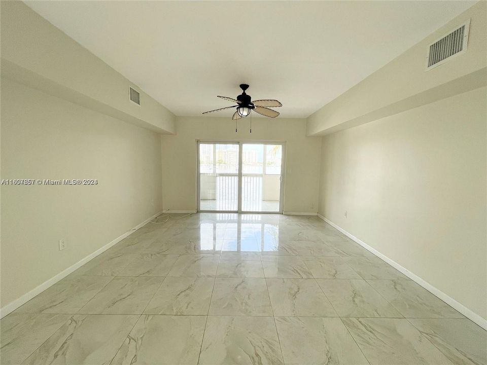 For Rent: $3,000 (2 beds, 2 baths, 1190 Square Feet)