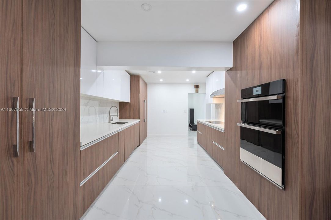 En Venta: $2,379,900 (5 camas, 4 baños, 3346 Pies cuadrados)