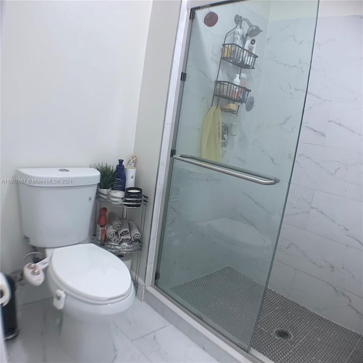 Active With Contract: $2,500 (3 beds, 2 baths, 1408 Square Feet)