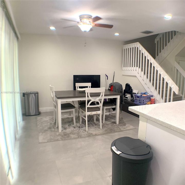 Active With Contract: $2,500 (3 beds, 2 baths, 1408 Square Feet)