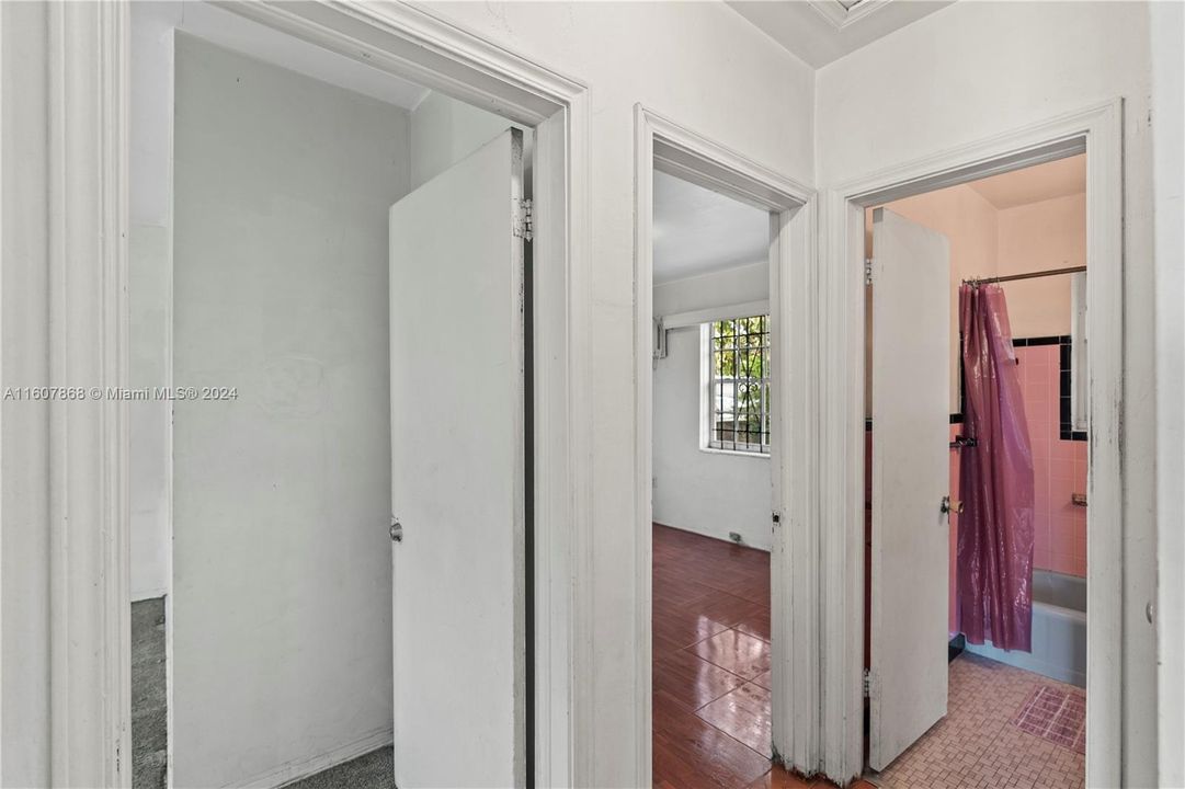 For Sale: $425,000 (3 beds, 1 baths, 1140 Square Feet)