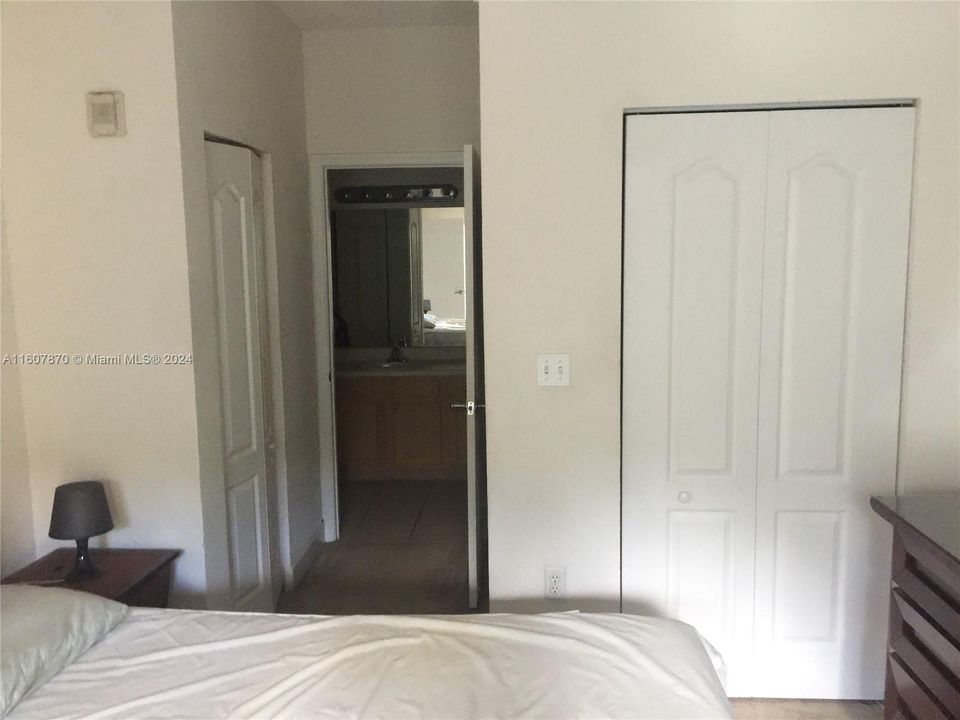 For Rent: $2,800 (2 beds, 2 baths, 994 Square Feet)