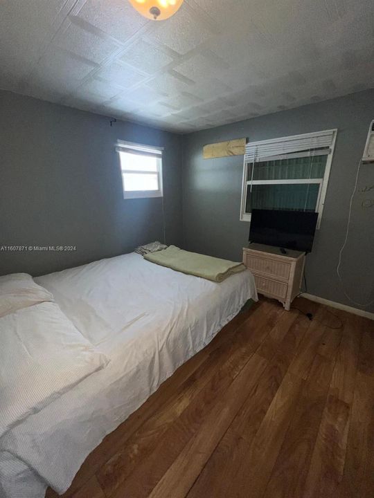 For Sale: $45,000 (2 beds, 1 baths, 1136 Square Feet)